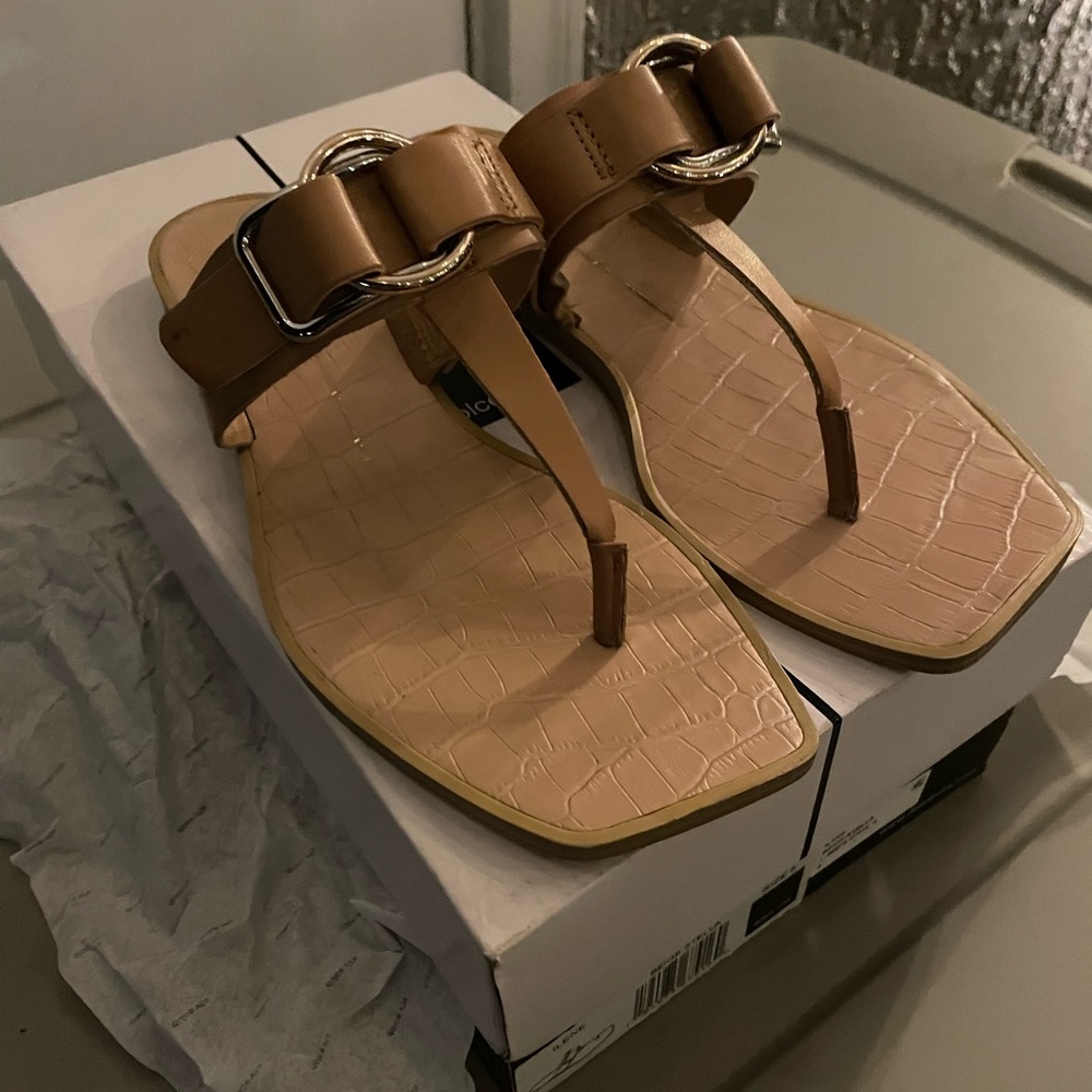 Women’s size 8. Dolce Vita.These are ILENE beige Stella.Used but great condition